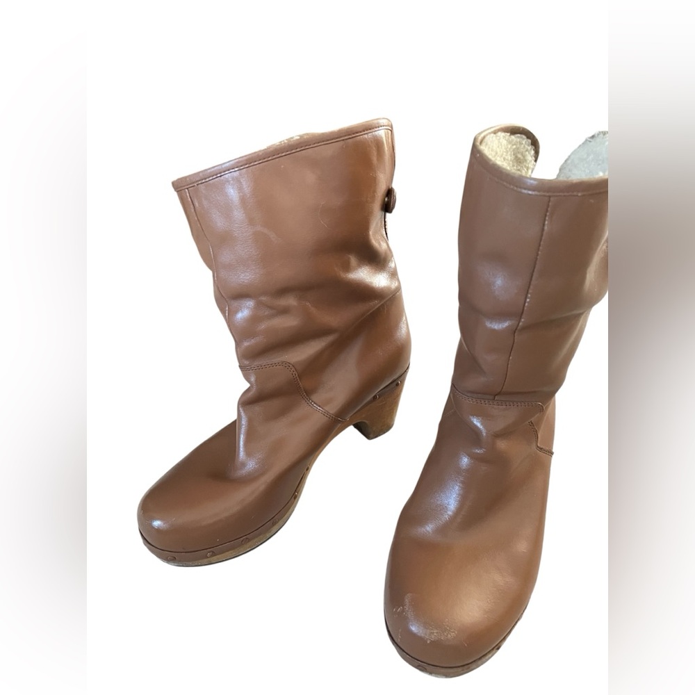 UGG Women's leather Shearling Lined Clogs - Picture 14 of 16
